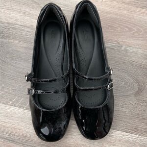 Clarks Mary Janes Patent Leather